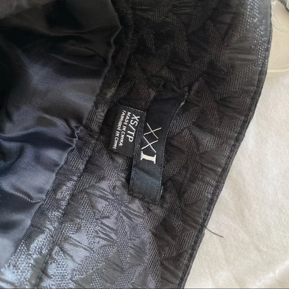 Forever 21 Textured Shimmer Circle Skirt Black | Size XS